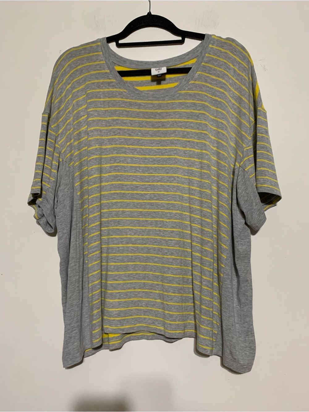CAbi Gray Tee with Yellow Stripes Oversized Medium